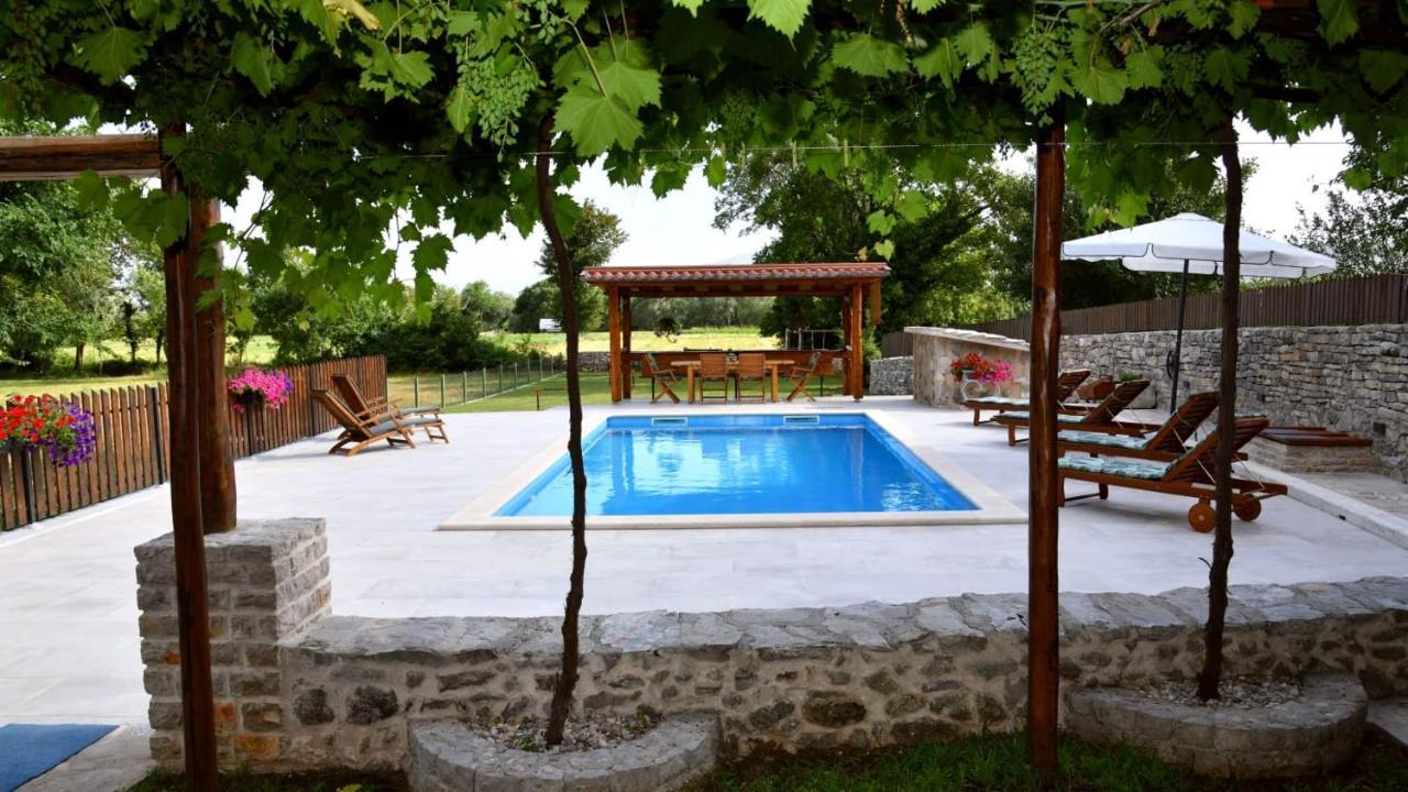 Traditional Villa Juta For 8 People Hrvace Exterior photo