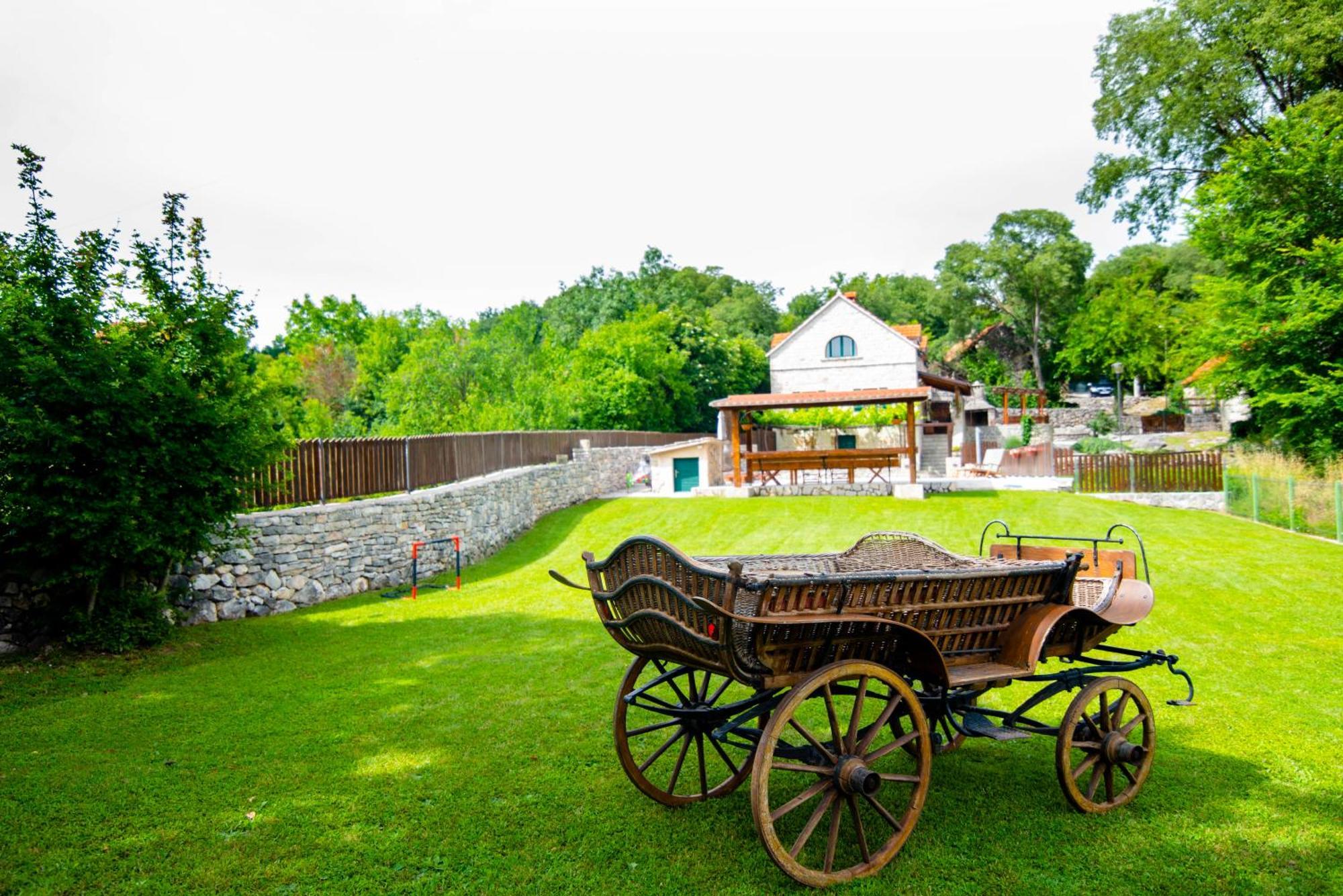 Traditional Villa Juta For 8 People Hrvace Exterior photo